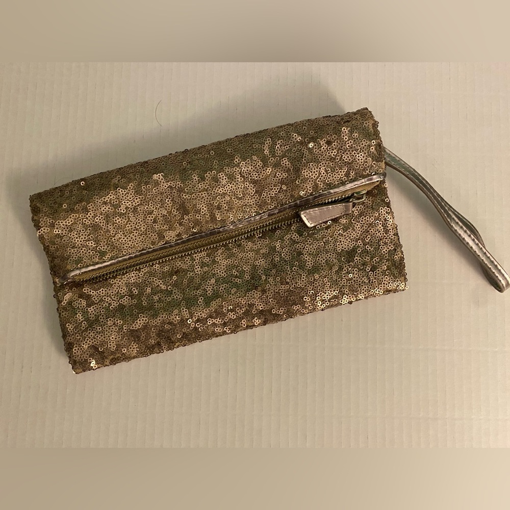 Women’s NY&Co gold sequin clutch